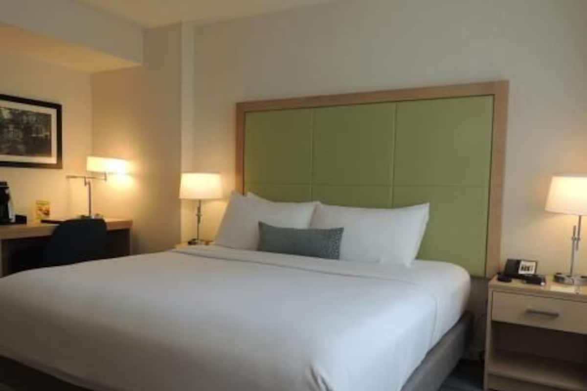 Premium bedding, pillow-top beds, in-room safe, desk