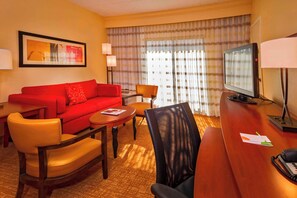 Executive Suite, 1 Bedroom | Living area