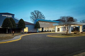 Exterior - Courtyard by Marriott Virginia Beach Norfolk (Virginia Beach)