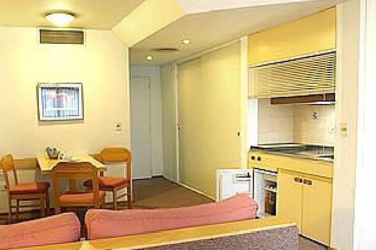 32-inch TV with cable channels