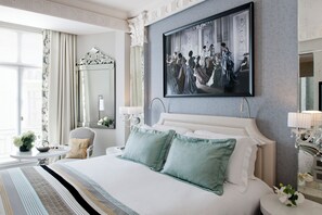 Premium bedding, down comforters, in-room safe, desk - Sofitel Paris Le Faubourg (Paris)