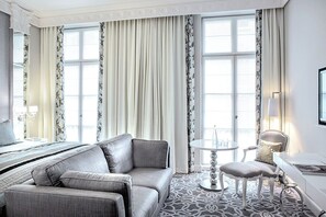 Premium Room, 1 King Bed (Luxury) | Premium bedding, down comforters, in-room safe, desk
