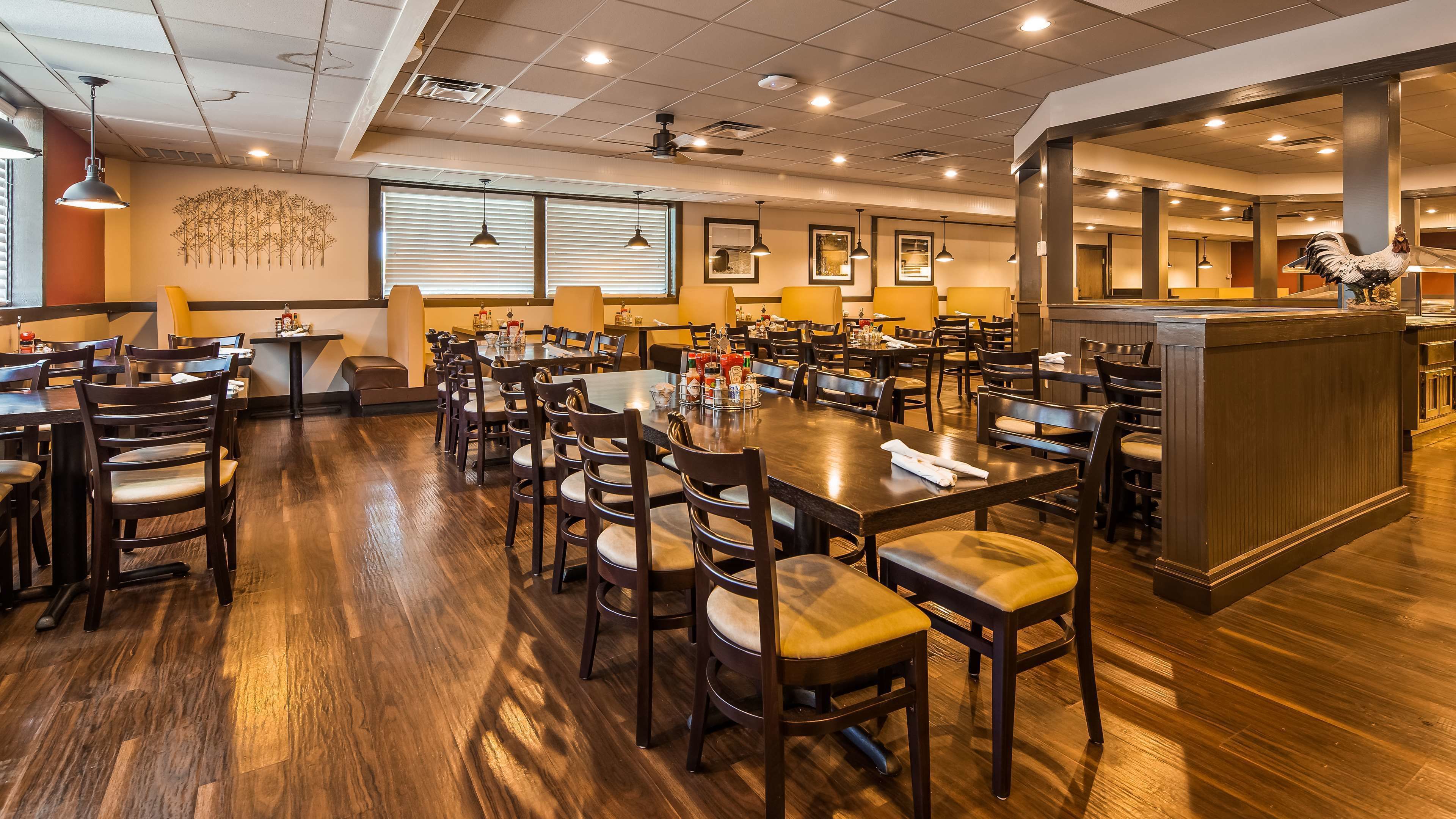 Desayuno completo (USD 7.99 por persona) 