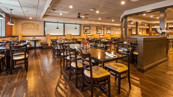 Daily full breakfast (USD 7.99 per person)