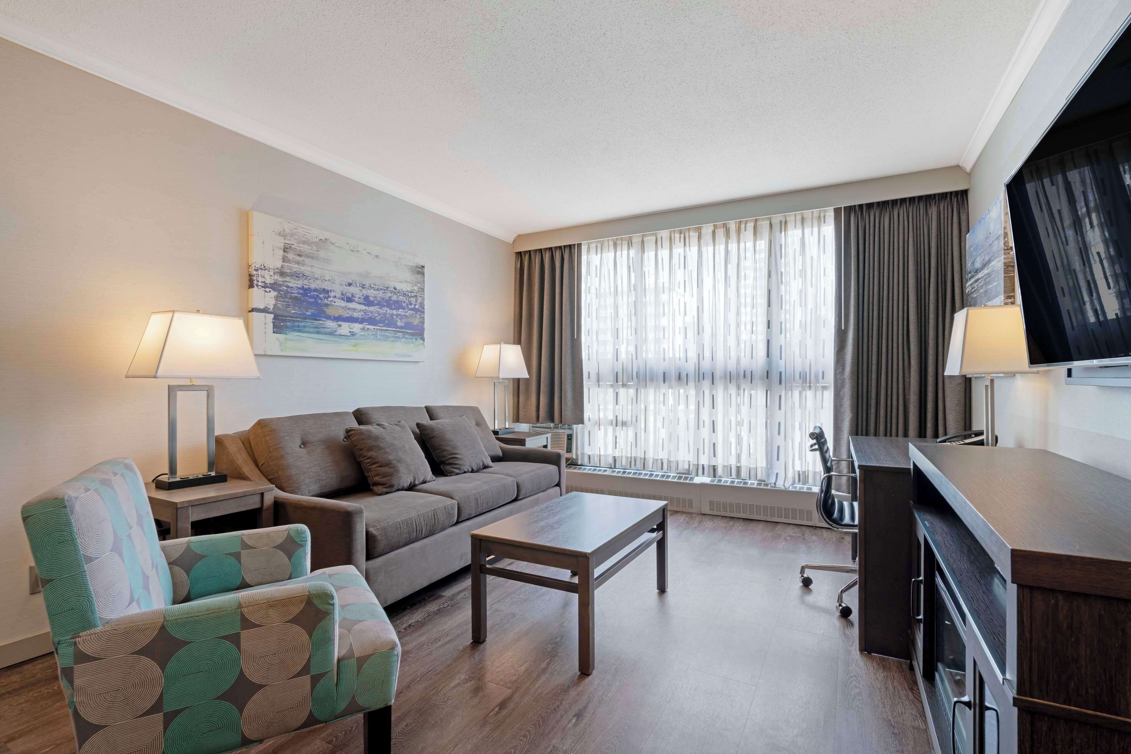 1 bedroom, in-room safe, individually furnished, desk