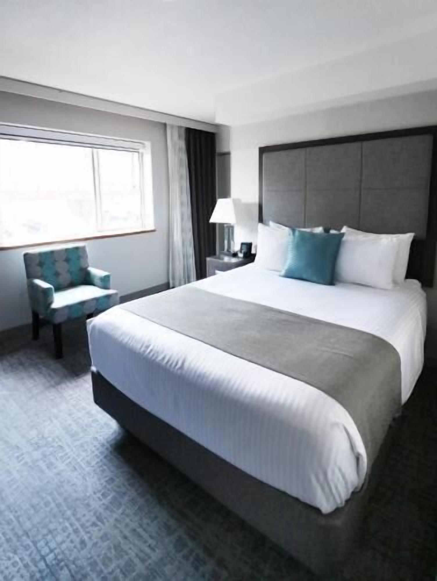 In-room safe, individually furnished, desk, laptop workspace