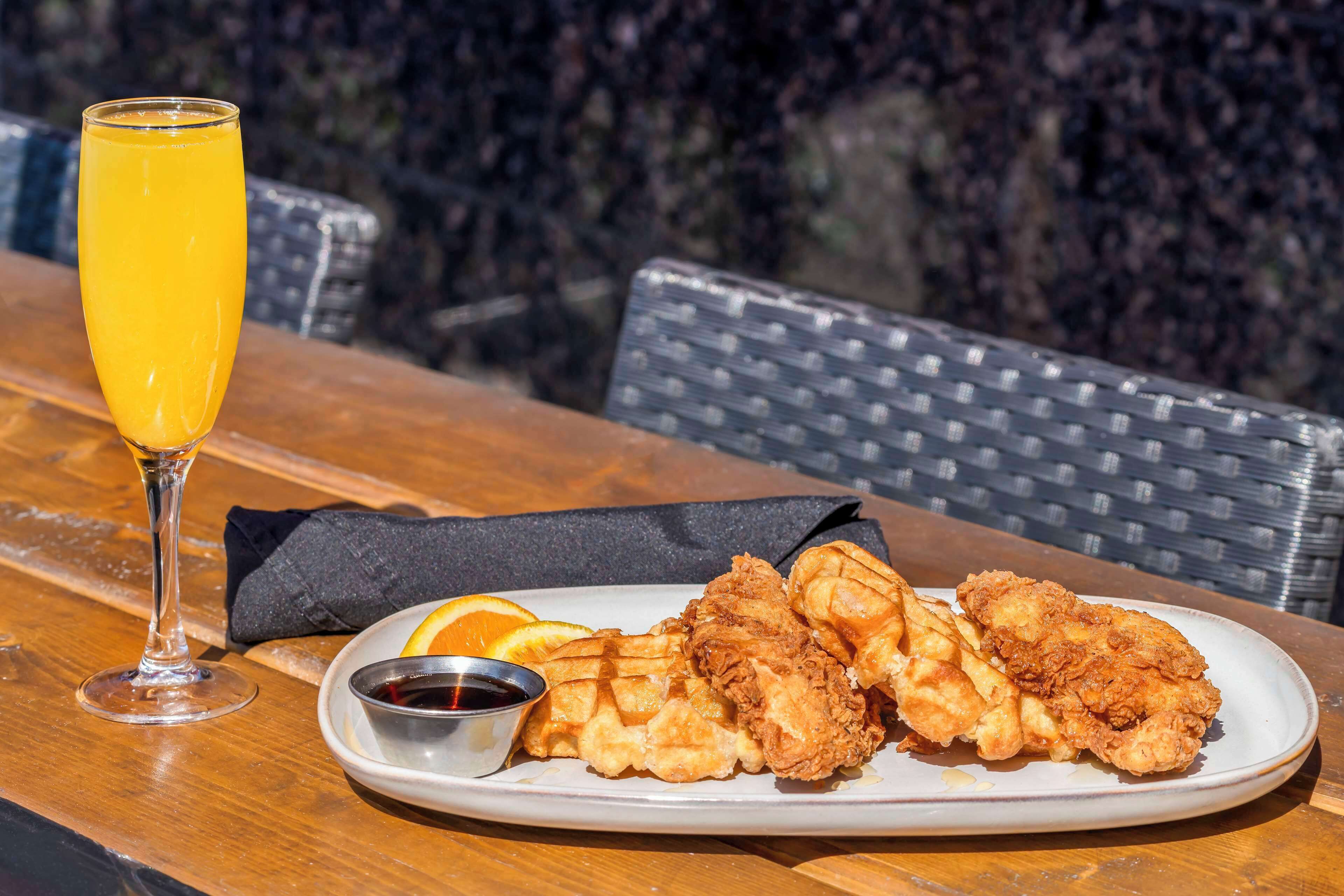 breakfast, lunch, dinner served; international cuisine