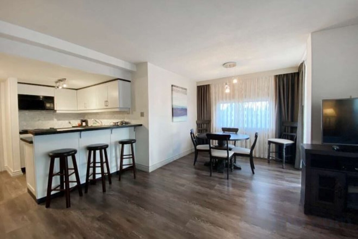 King Suite with Kitchen