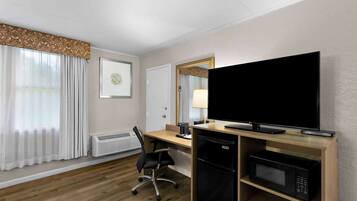 Premium bedding, in-room safe, desk, iron/ironing board