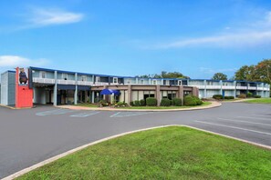 Exterior - Travelodge by Wyndham Aberdeen (Aberdeen)