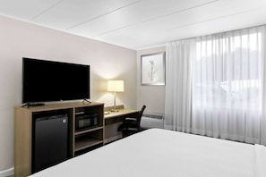 Habitación estándar, 1 cama de matrimonio grande, no fumadores | Ropa de cama de alta calidad, caja fuerte, escritorio