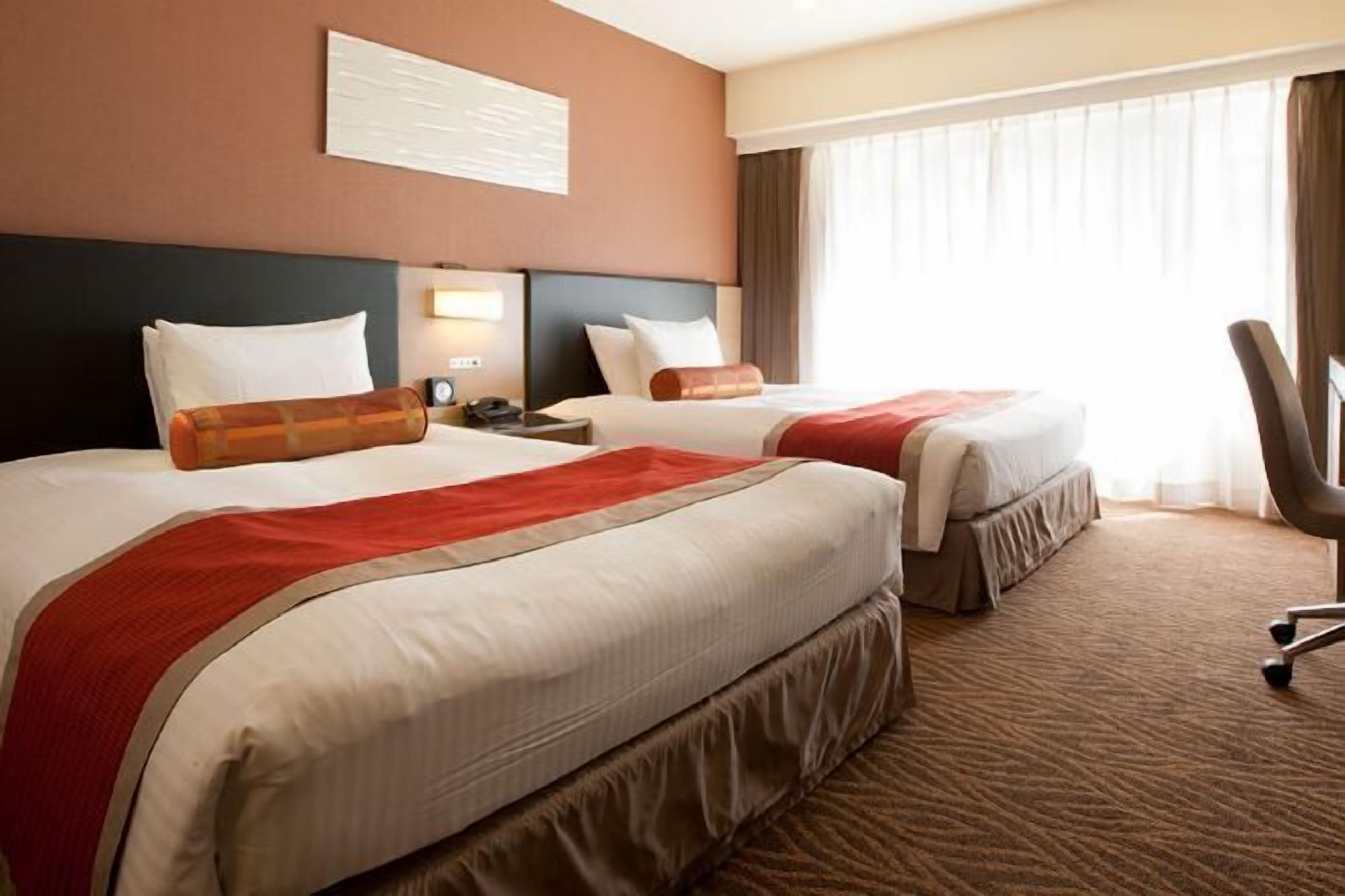Down duvets, in-room safe, individually furnished, desk