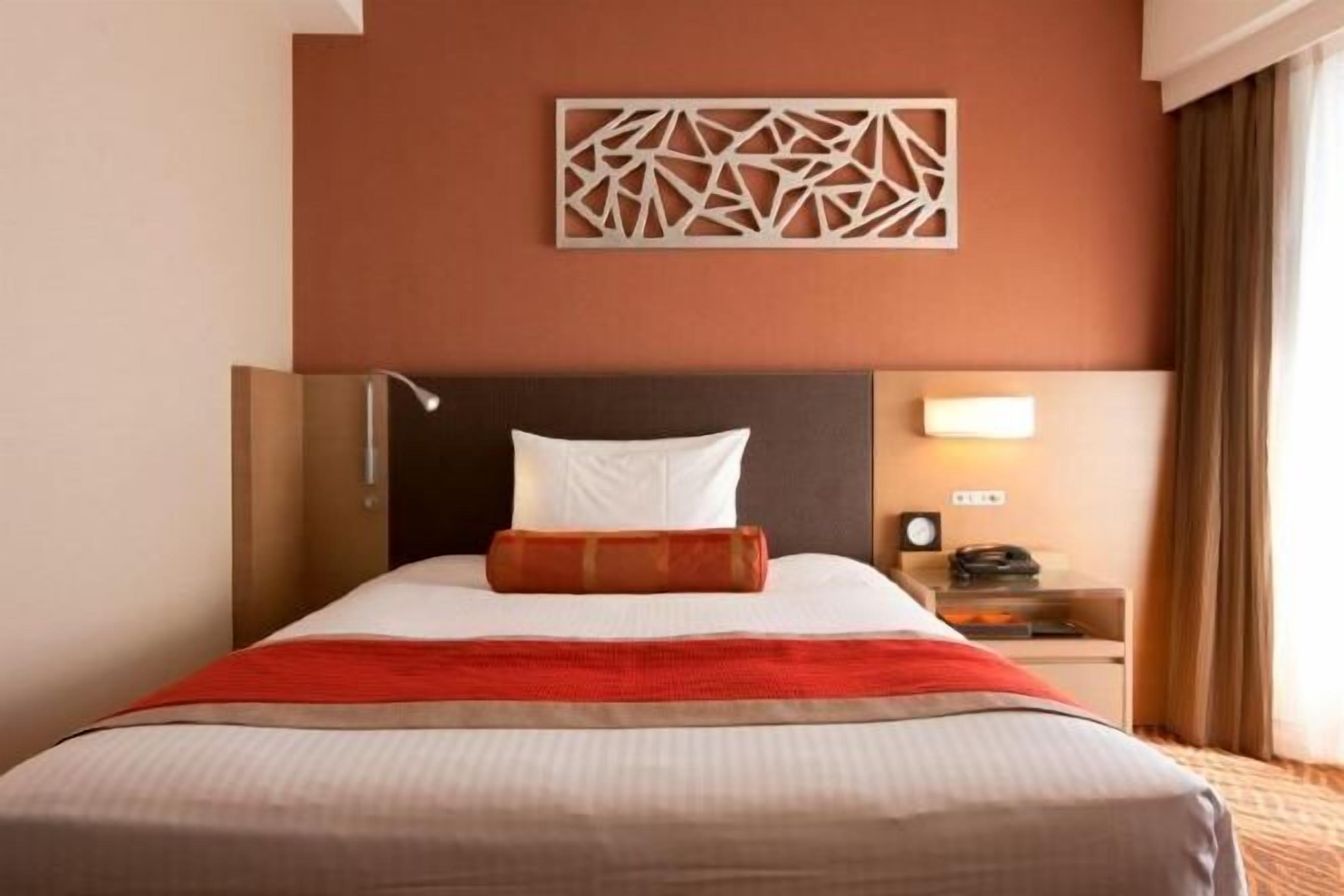 Down duvets, in-room safe, individually furnished, desk