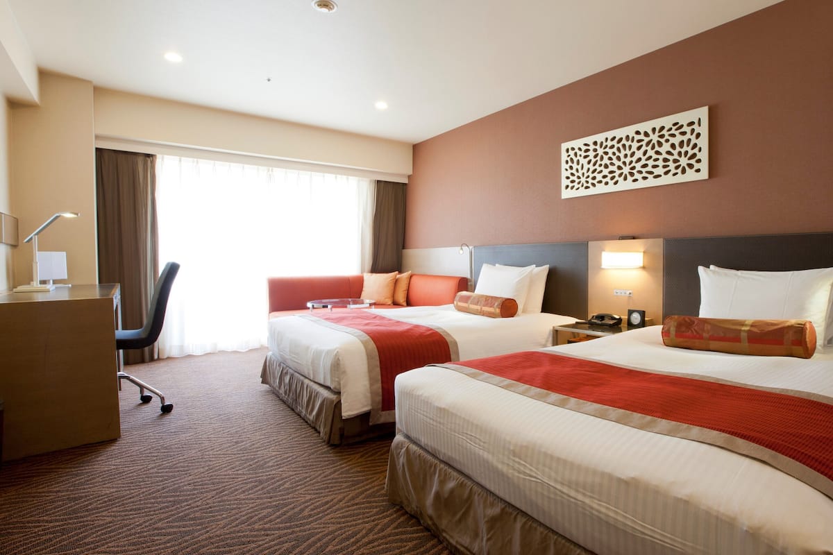 Down duvets, in-room safe, individually furnished, desk