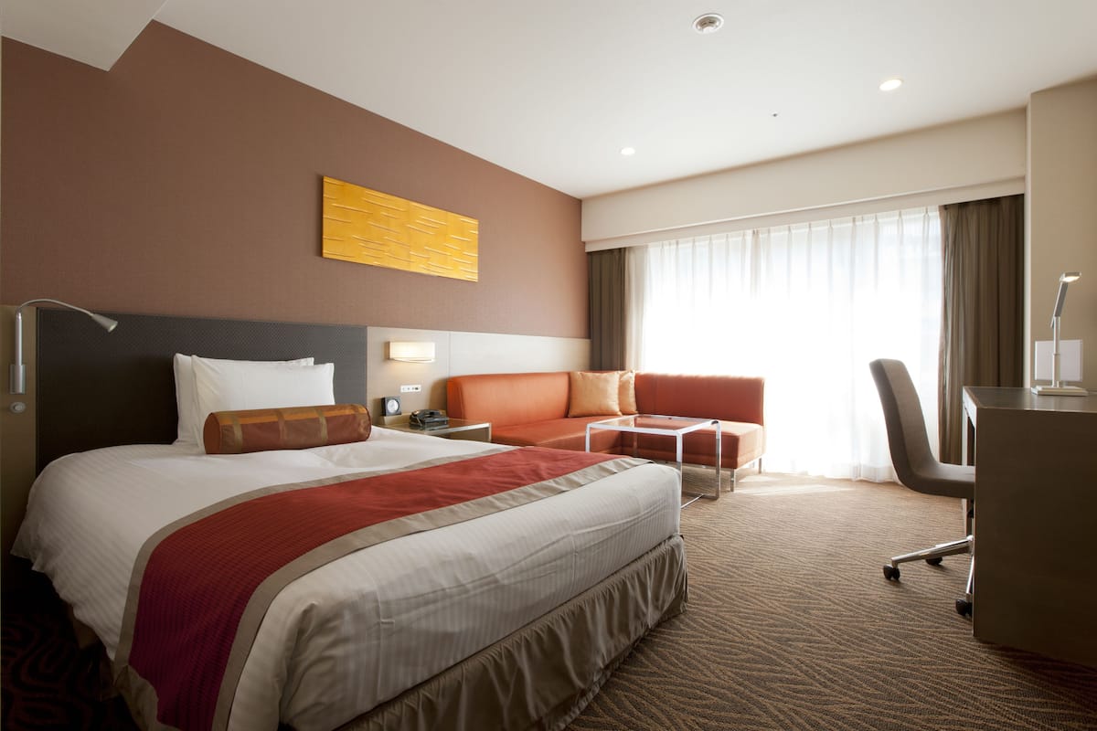 Down duvets, in-room safe, individually furnished, desk