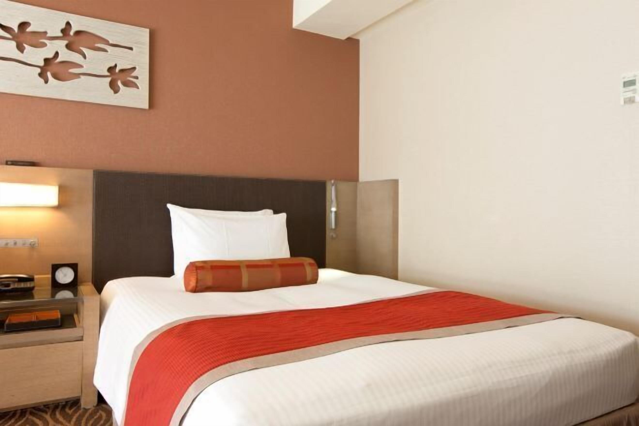 Down duvets, in-room safe, individually furnished, desk