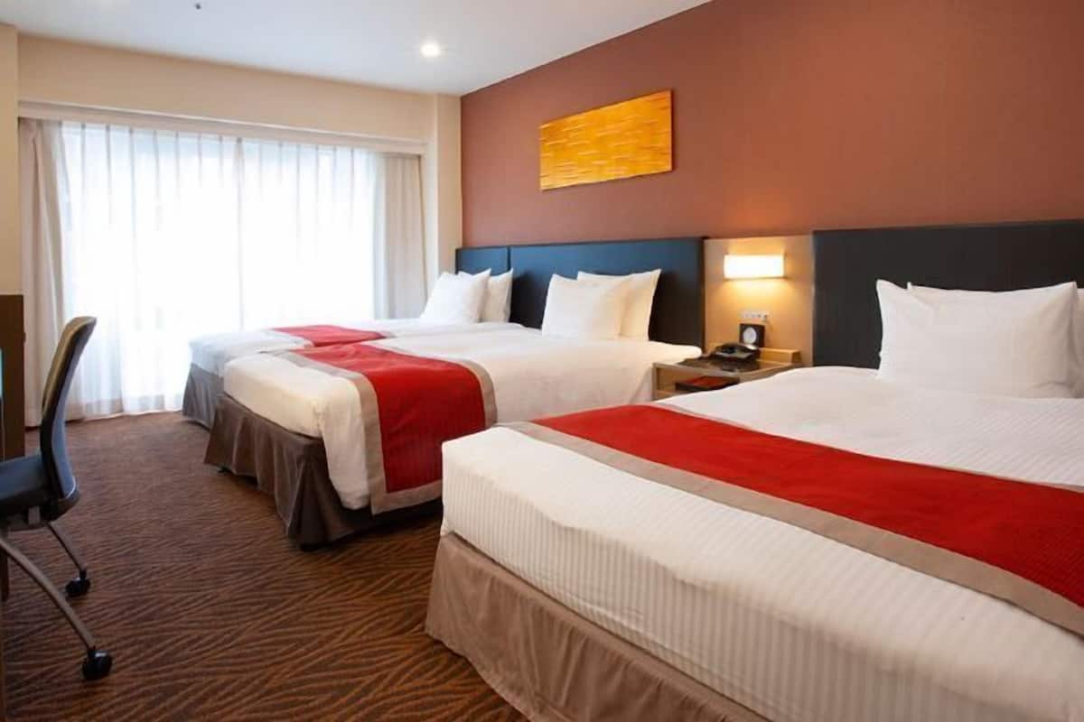 Down duvets, in-room safe, individually furnished, desk
