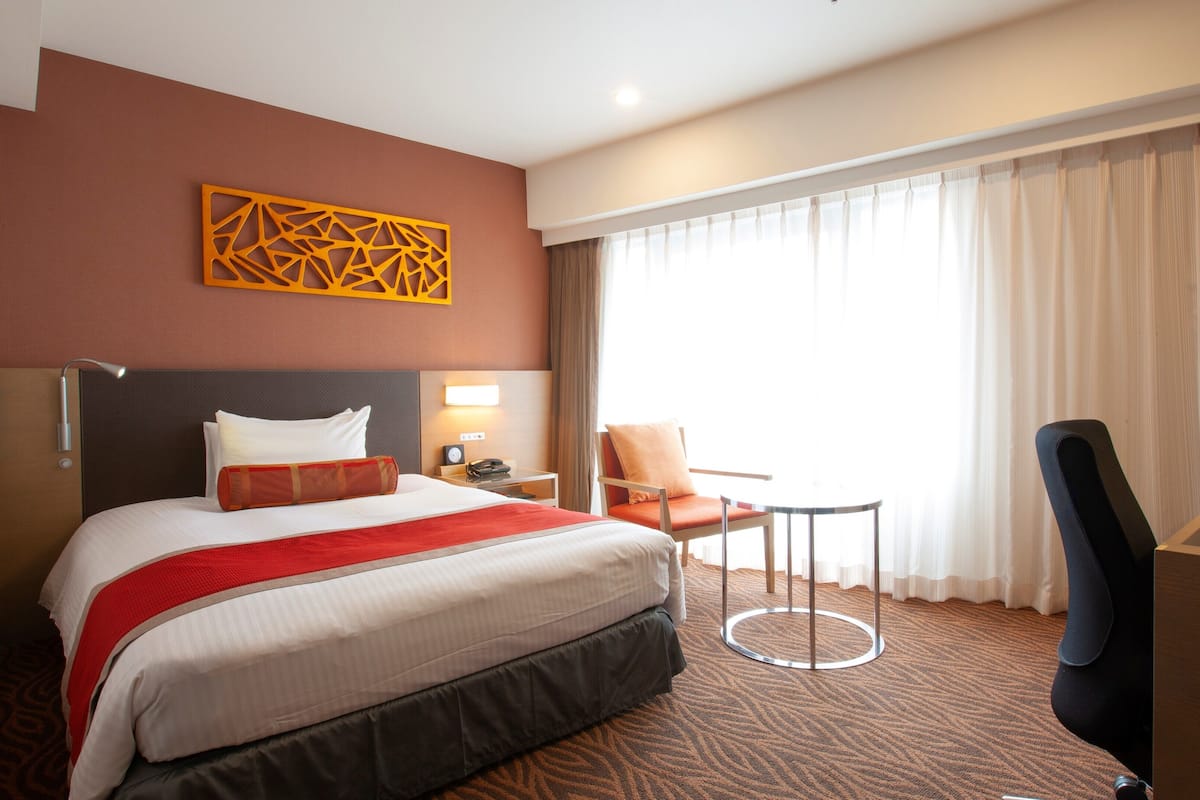 Down duvets, in-room safe, individually furnished, desk