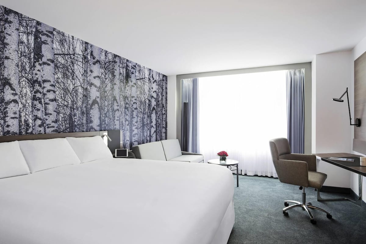 Superior Room, 1 King Bed with Sofa bed | Premium bedding, minibar, in-room safe, desk
