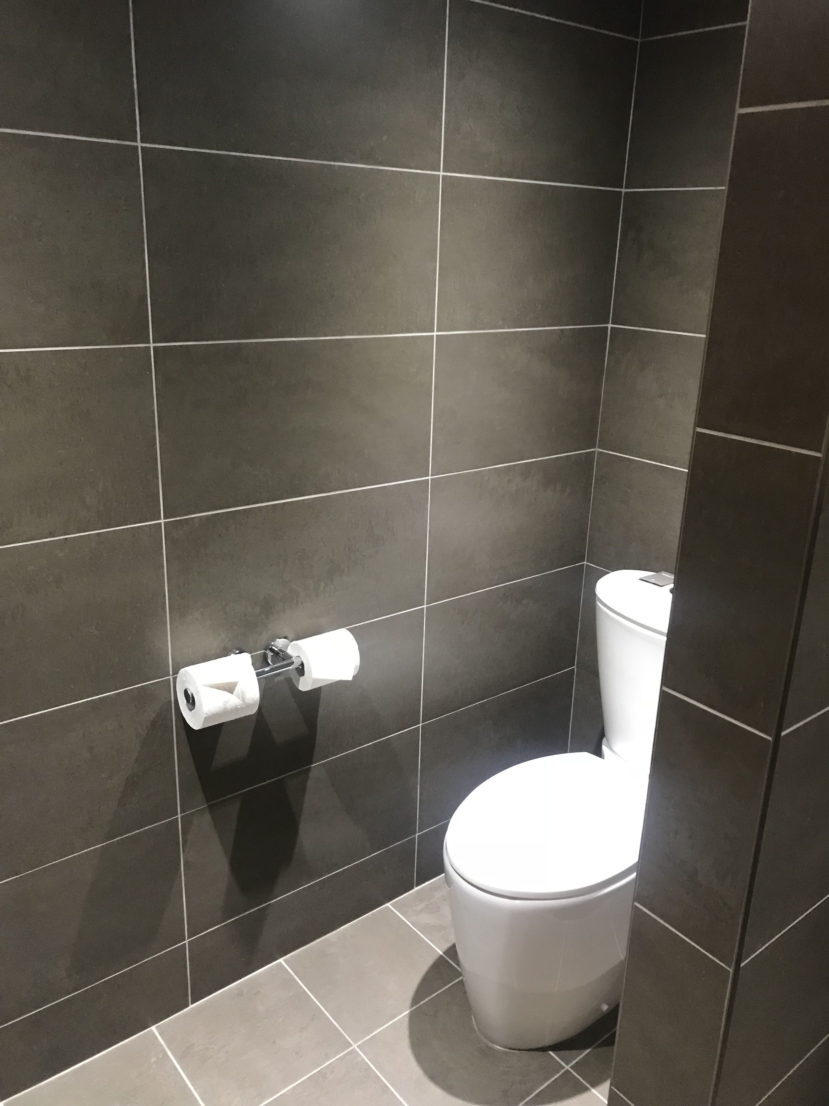 executive room, 1 king bed | premium bedding, minibar, in-room safe, desk