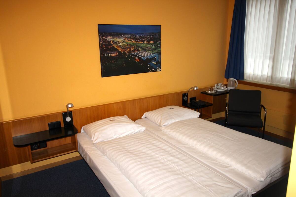 Hypo-allergenic bedding available, minibar, in-room safe, desk