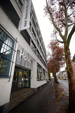 Property entrance - X-tra (Zürich)