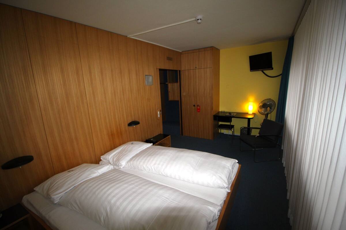 Hypo-allergenic bedding available, minibar, in-room safe, desk