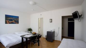 Hypo-allergenic bedding, minibar, in-room safe, individually decorated