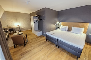 Suite, 2 Twin Beds | Hypo-allergenic bedding, in-room safe, desk, laptop workspace