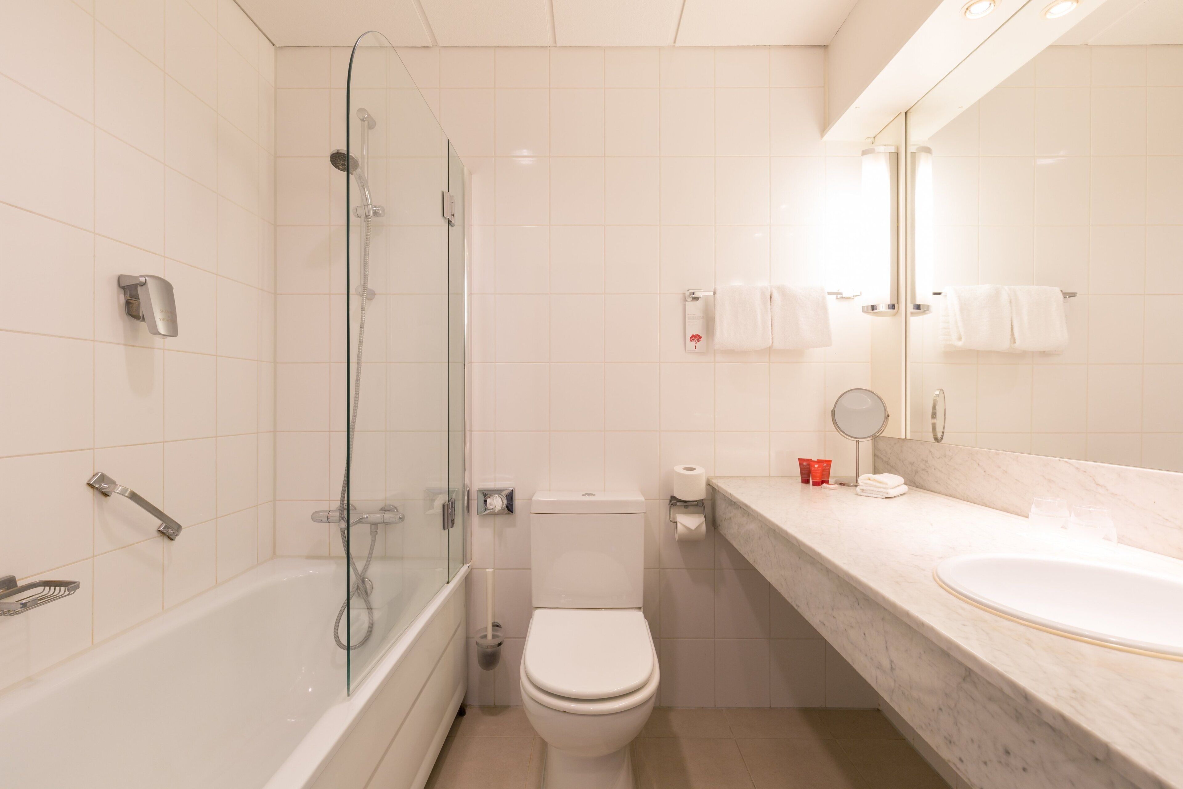 Hypo-allergenic bedding, in-room safe, desk, laptop workspace