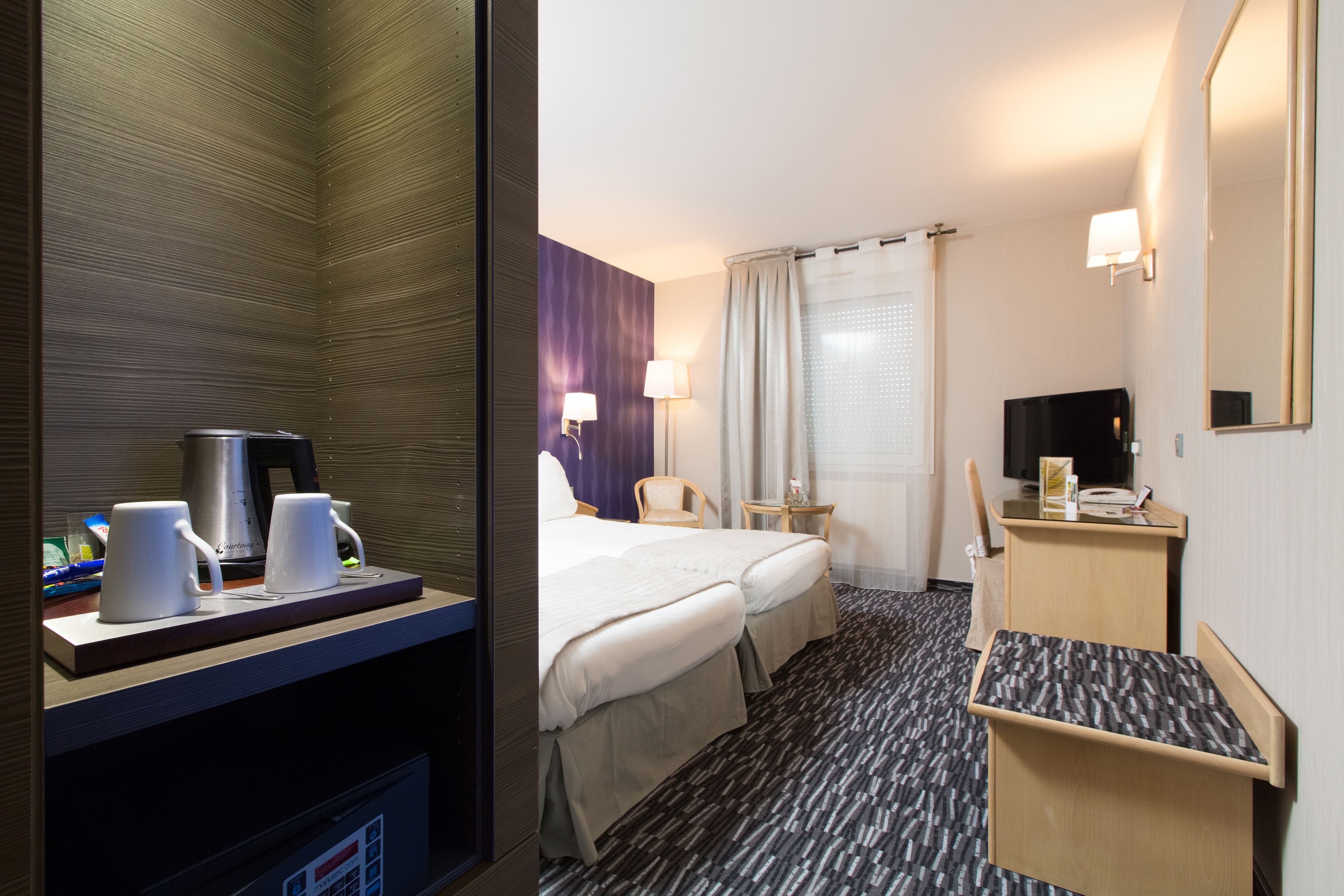 superior room, 2 single beds, non smoking | minibar, in-room safe, desk, blackout curtains