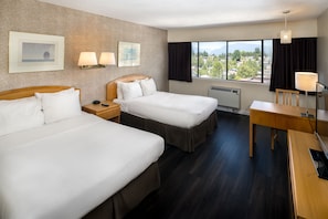 Superior-Zimmer, 2 Doppelbetten | Schreibtisch, Verdunkelungsvorhänge, schallisolierte Zimmer