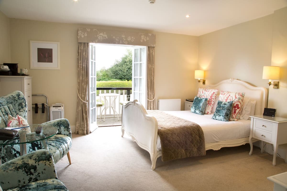 premium bedding, in-room safe, individually decorated