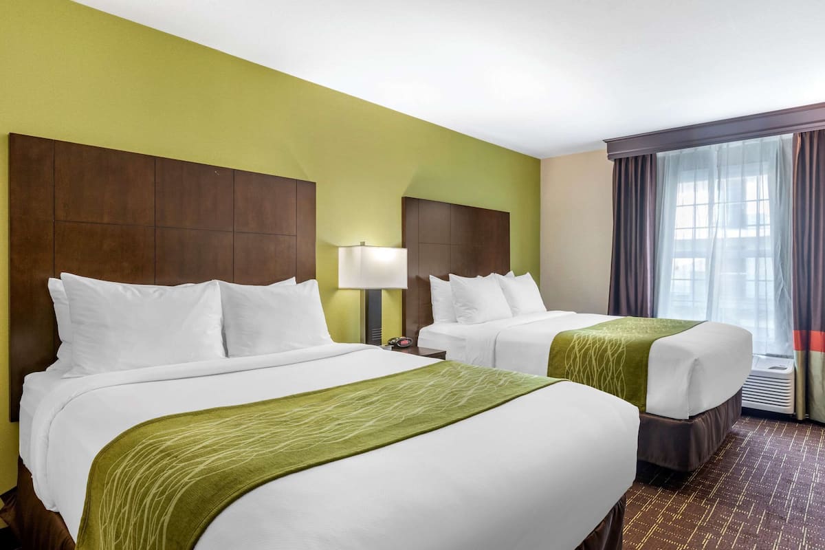 Ropa de cama de alta calidad y camas con pillow-top