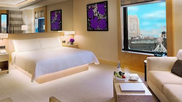 Premium bedding, down duvets, minibar, in-room safe