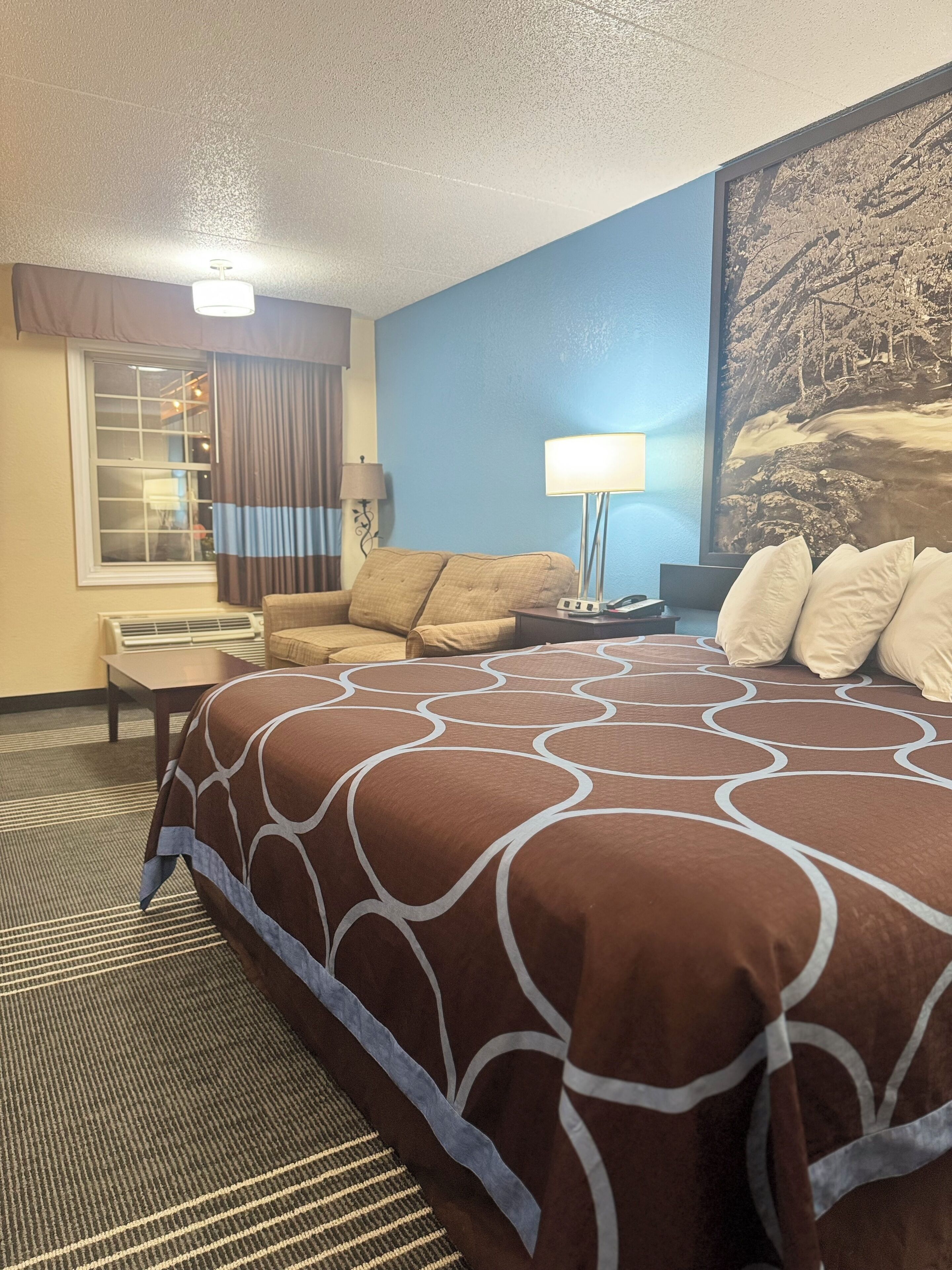 Tabla de planchar con plancha, cunas gratuitas y wifi gratis 