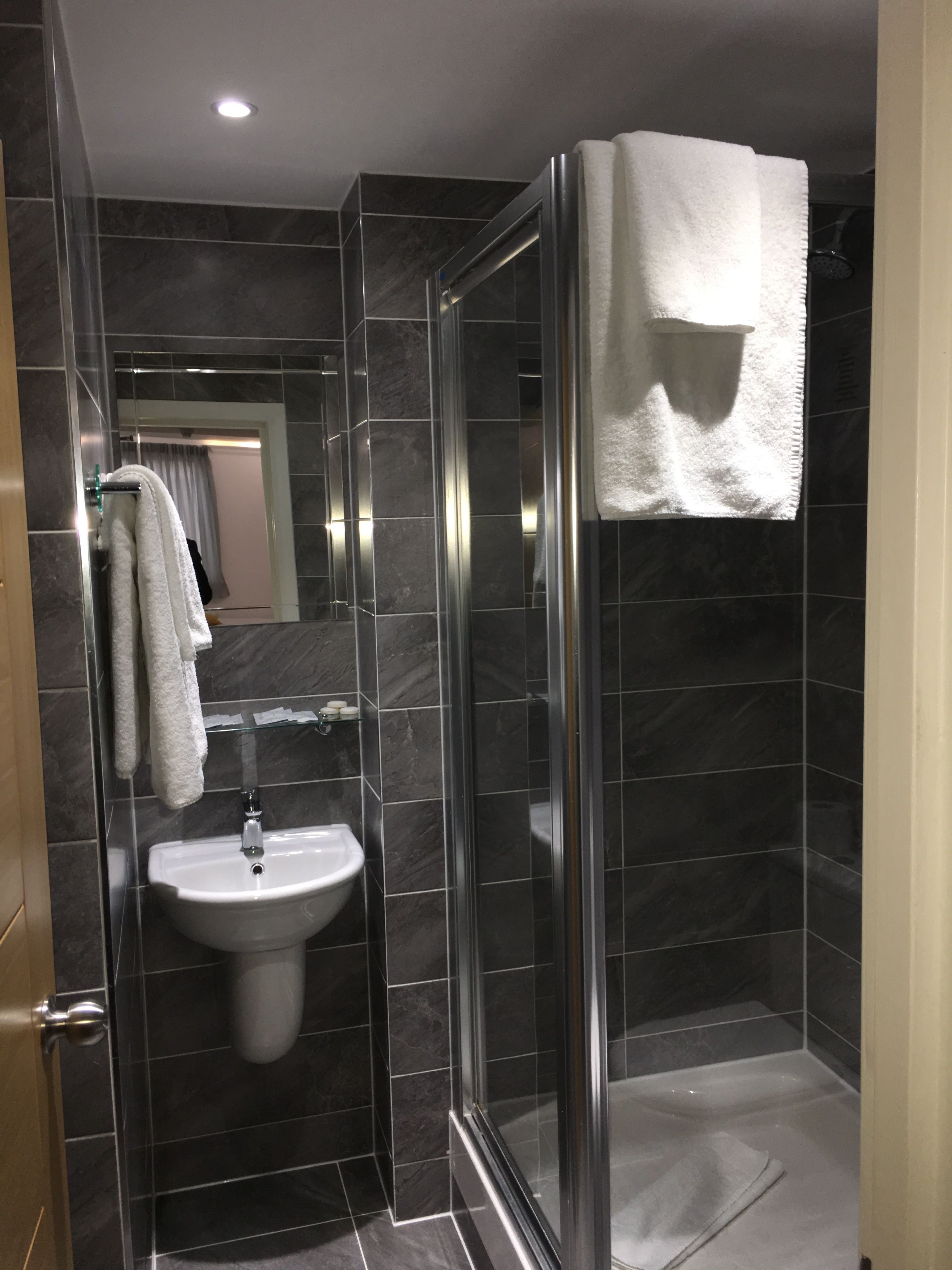 Photo - Queens Park Hotel