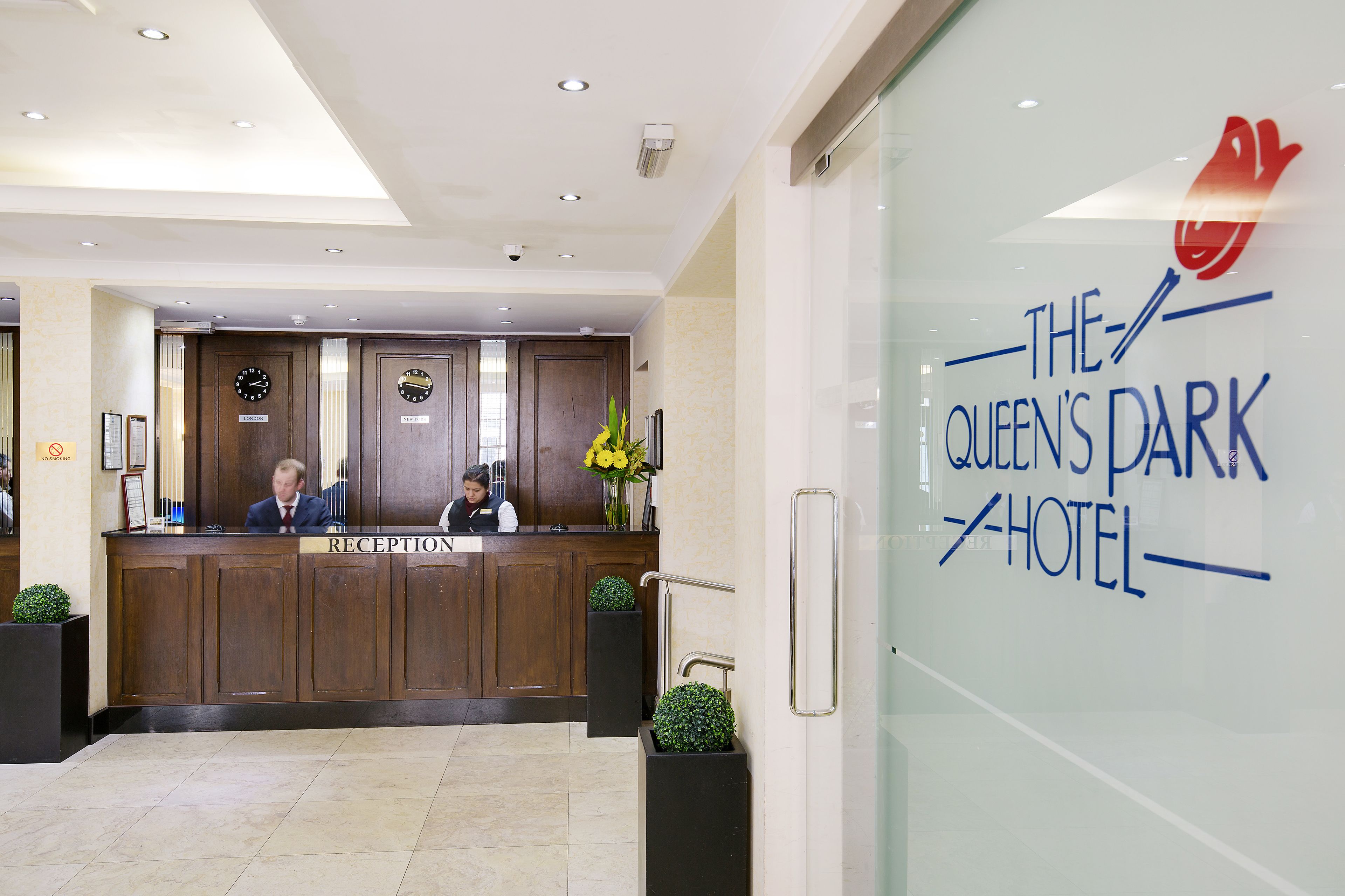 Photo - Queens Park Hotel