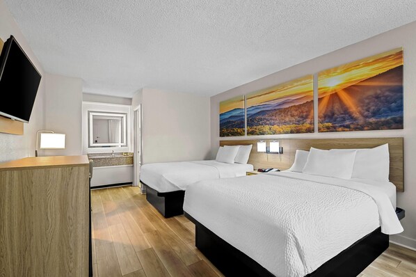 Desk, iron/ironing board, free cribs/infant beds, rollaway beds - Days Inn by Wyndham Salem (Salem)