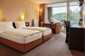 1 bedroom, hypo-allergenic bedding, in-room safe, desk