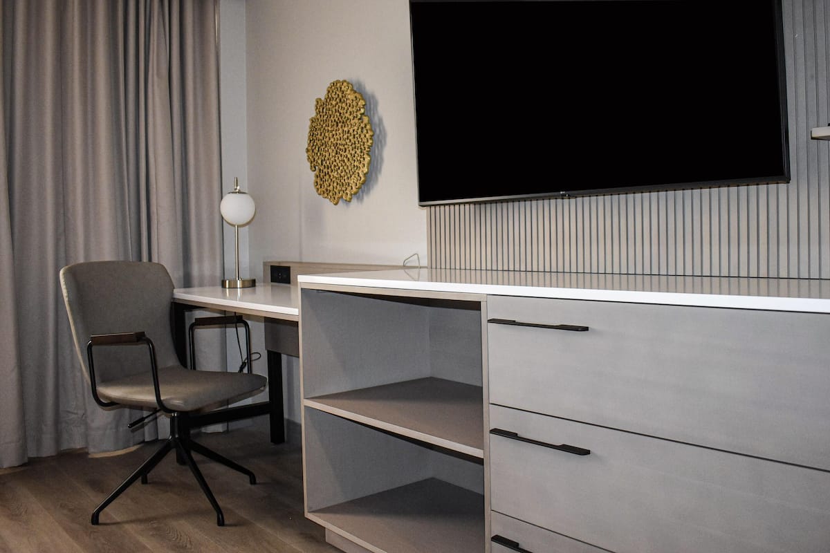 2 queen bed, refrigerator | Premium bedding, in-room safe, desk, laptop workspace