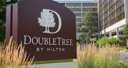 DoubleTree by Hilton Chicago - Oak Brook