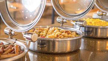 2 Restaurants, FrĂŒhstĂŒck, Abendessen, amerikanische KĂŒche