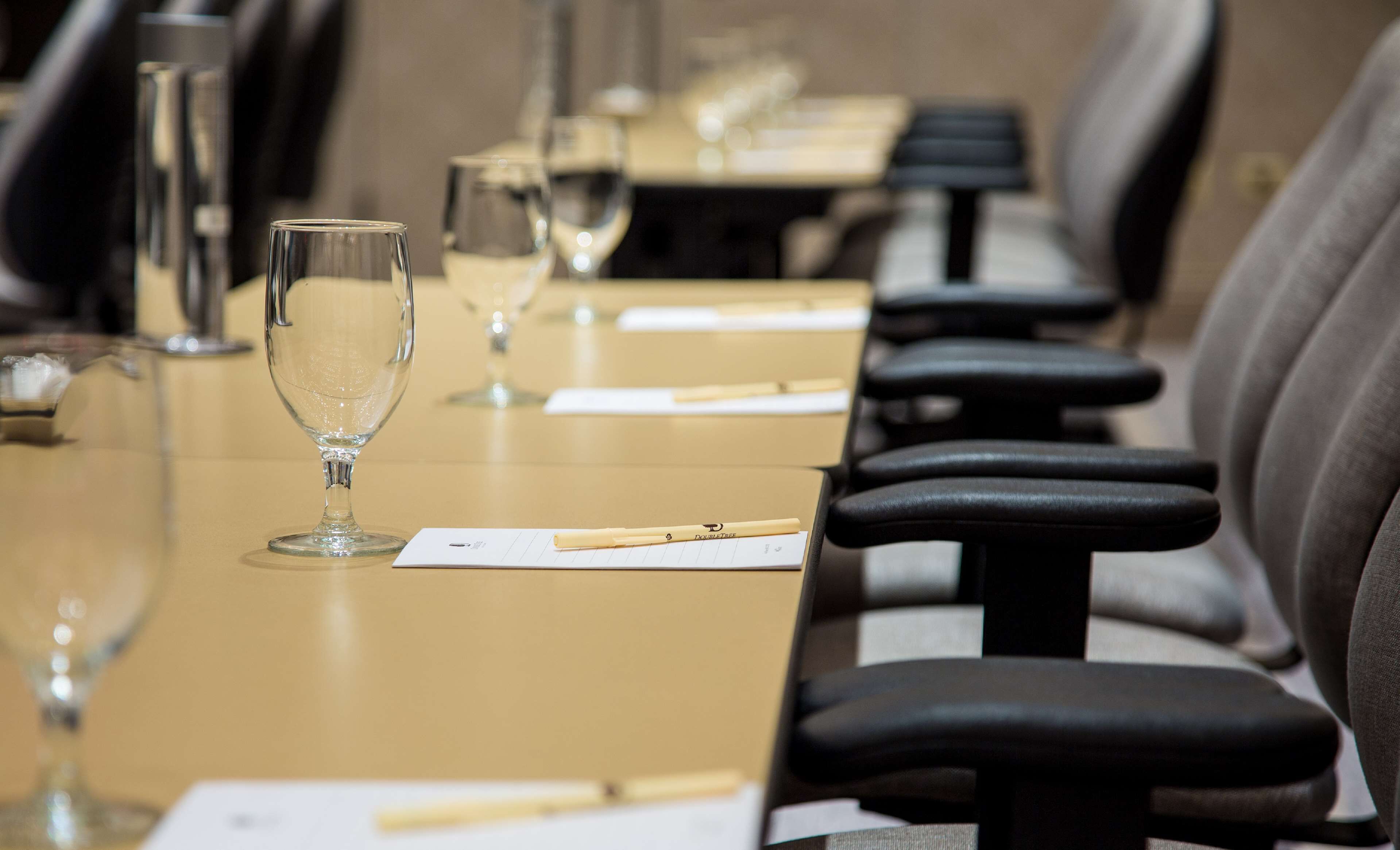 Foto - DoubleTree by Hilton Chicago - Oak Brook