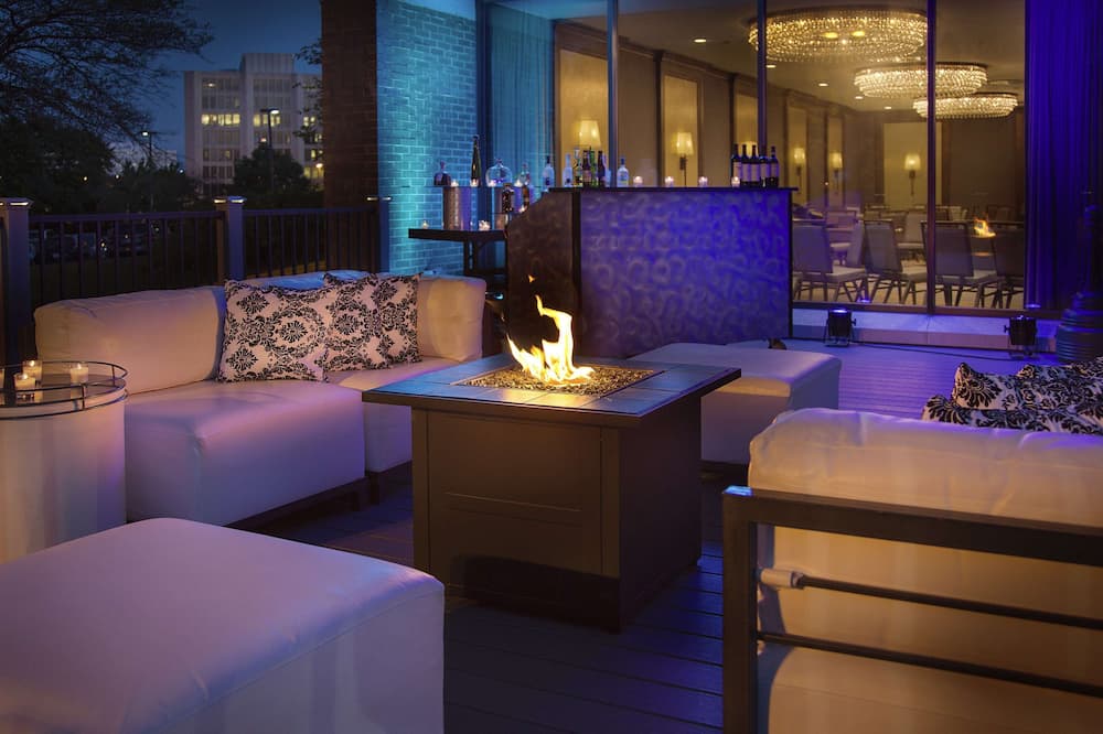 DoubleTree by Hilton Chicago - Oak Brook