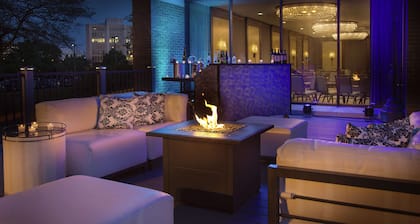 DoubleTree by Hilton Chicago - Oak Brook