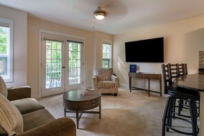 Honeymoon Suite, 1 King Bed, Non Smoking, Kitchen