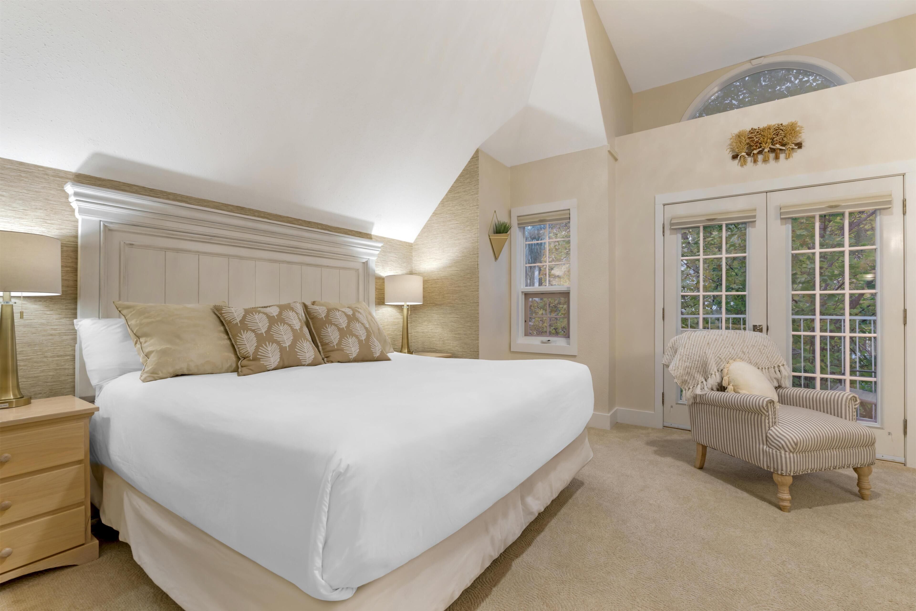 Honeymoon suite, 1 kingsize bed, niet-roken, keuken (Full Kitchen) | Verduisterende gordijnen, een strijkplank/strijkijzer, gratis wifi