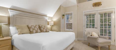 Honeymoon Suite, 1 King Bed, Non Smoking, Kitchen (Full Kitchen)