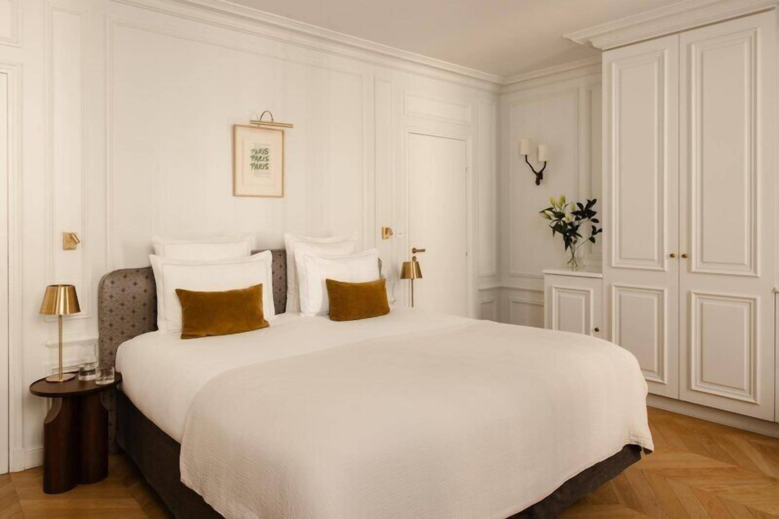 Literie de qualité supérieure, coffres-forts dans les chambres, bureau